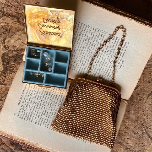 Mini Flapper Mesh Purse and Earring Caddy - Picture 2 of 6